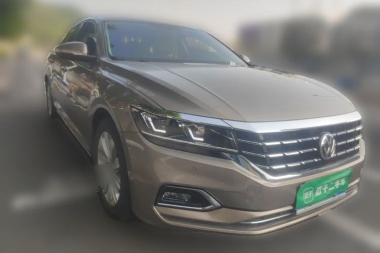 Used Volkswagen Passat 2019 330TSI Elite Edition China VI Front Right 45 Deg
