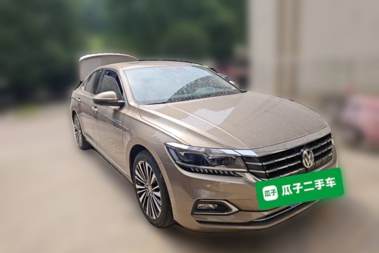 Used Volkswagen Passat 2019 380TSI Prestige Edition China VI Standard Front Right 45 Deg