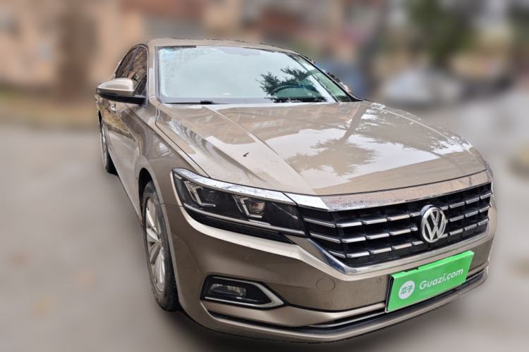Used Volkswagen Passat 2019 330TSI Elite Edition China VI Front Right 45 Deg