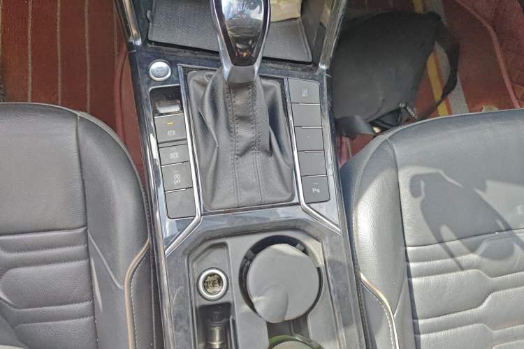 Used Volkswagen Passat 2019 330TSI Elite Edition China V Standard Gear Lever