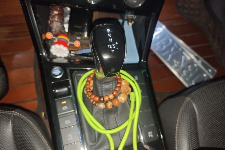 Used Volkswagen Passat 2019 380TSI Prestige Edition China VI Standard Gear Lever