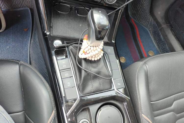 Used Volkswagen Passat 2019 330TSI Elite Edition China VI Gear Lever