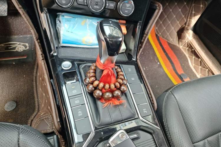 Used Volkswagen Passat 2019 380TSI Prestige Edition China VI Standard Gear Lever