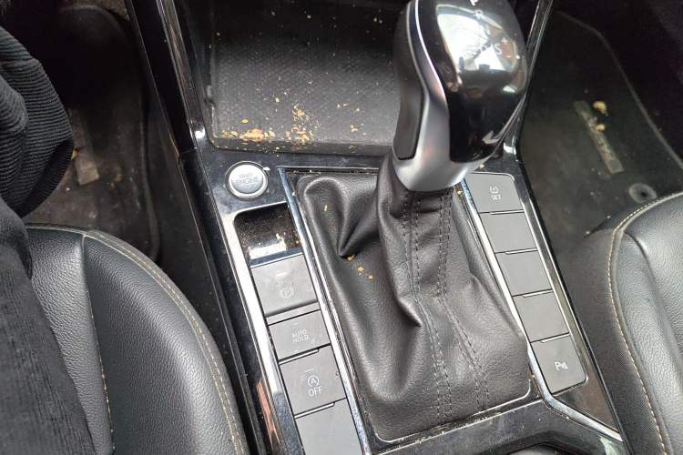 Used Volkswagen Passat 2019 330TSI Elite Edition China VI Gear Lever
