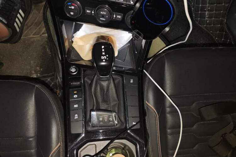 Used Volkswagen Passat 2019 330TSI Elite Edition China VI Gear Lever