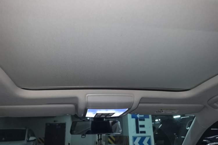 Used Volkswagen Passat 2019 330TSI Elite Edition China VI Headliner