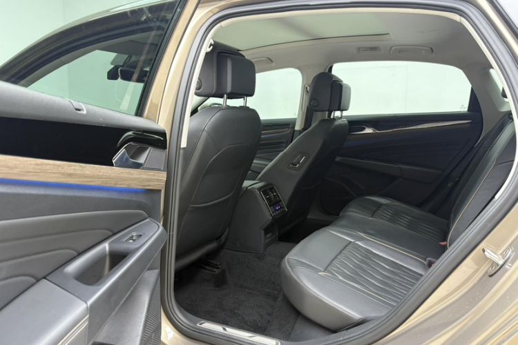 Used Volkswagen Passat 2019 330TSI Prestige Edition China VI Standard Interior 6
