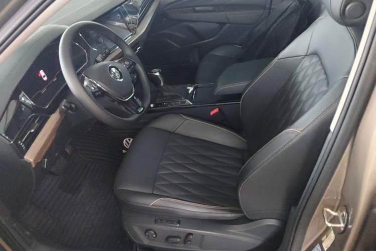 Used Volkswagen Passat 2019 330TSI Luxury Edition China VI Standard Left Front Seat