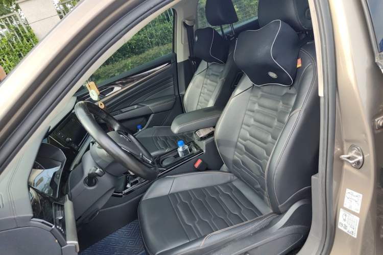 Used Volkswagen Passat 2019 330TSI Elite Edition China VI Left Front Seat