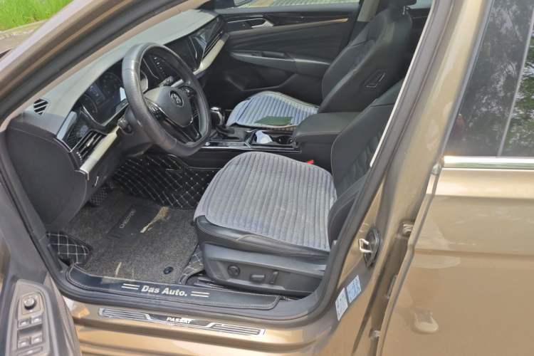 Used Volkswagen Passat 2019 330TSI Elite Edition China VI Left Front Seat