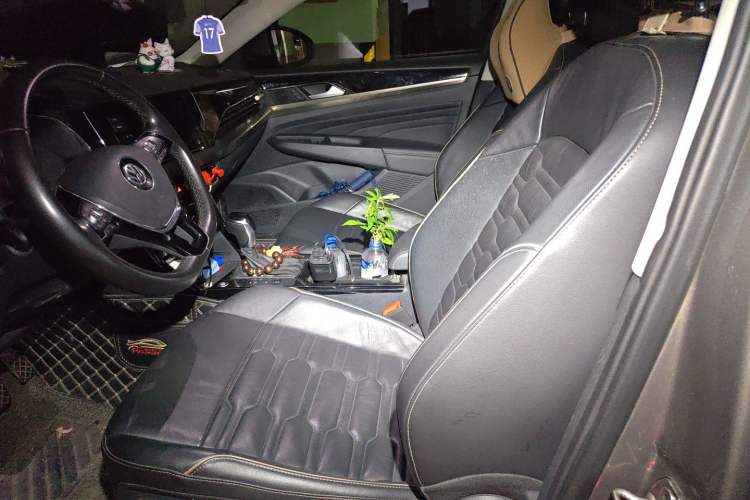 Used Volkswagen Passat 2019 330TSI Elite Edition China VI Left Front Seat