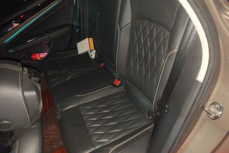 Used Volkswagen Passat 2019 380TSI Prestige Edition China VI Standard Left Rear Seat