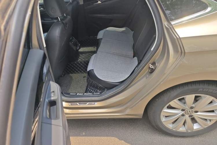 Used Volkswagen Passat 2019 330TSI Elite Edition China VI Left Rear Seat