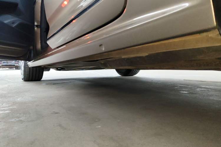 Used Volkswagen Passat 2019 330TSI Luxury Edition China VI Standard Left Side Sill