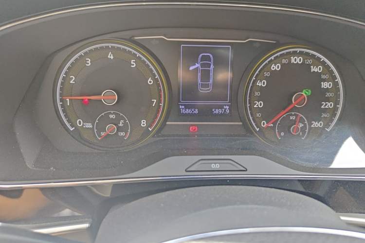 Used Volkswagen Passat 2019 330TSI Elite Edition China V Standard Odometer Close Up