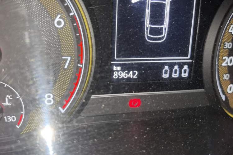 Used Volkswagen Passat 2019 330TSI Elite Edition China VI Odometer Close Up
