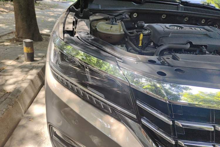 Used Volkswagen Passat 2019 380TSI Prestige Edition China VI Standard Right Front Headlight