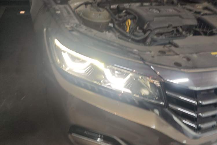 Used Volkswagen Passat 2019 380TSI Prestige Edition China VI Standard Right Front Headlight