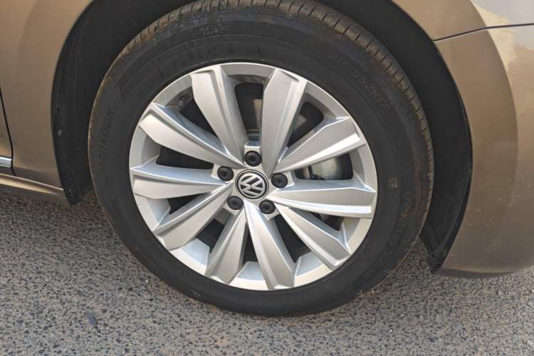 Used Volkswagen Passat 2019 330TSI Elite Edition China V Standard Right Front Wheel Hub