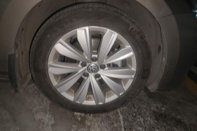 Used Volkswagen Passat 2019 330TSI Elite Edition China V Standard Right Front Wheel Hub