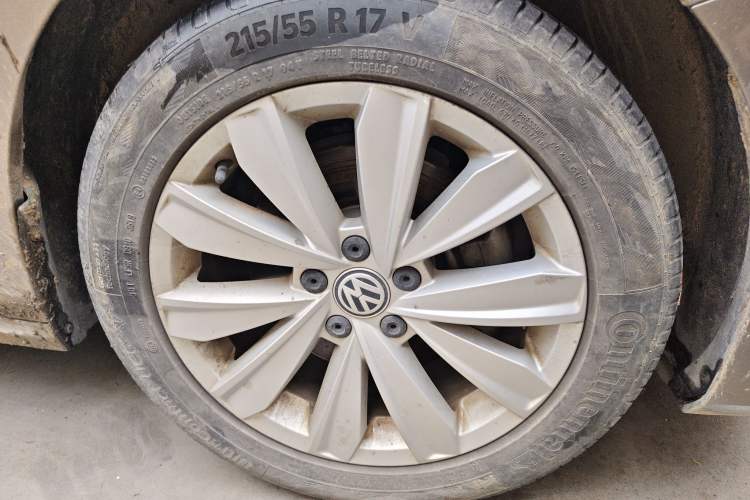 Used Volkswagen Passat 2019 330TSI Elite Edition China VI Right Front Wheel Hub