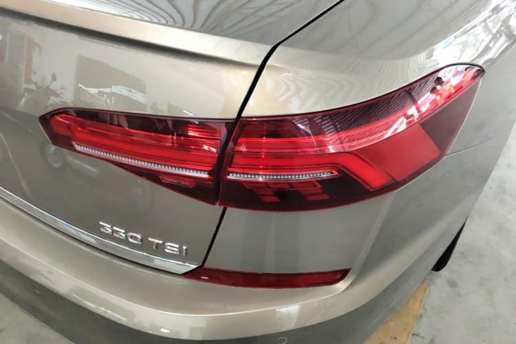 Used Volkswagen Passat 2019 330TSI Luxury Edition China VI Standard Right Rear Taillight