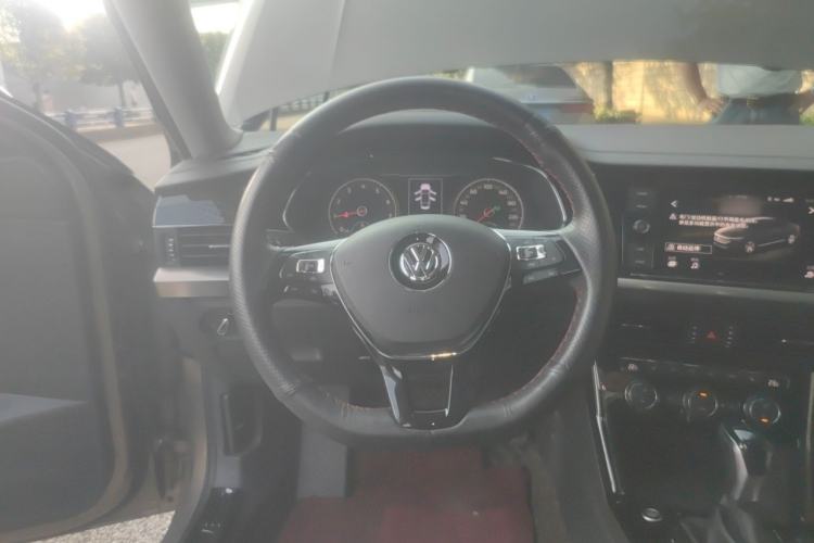 Used Volkswagen Passat 2019 330TSI Elite Edition China VI Steering Wheel