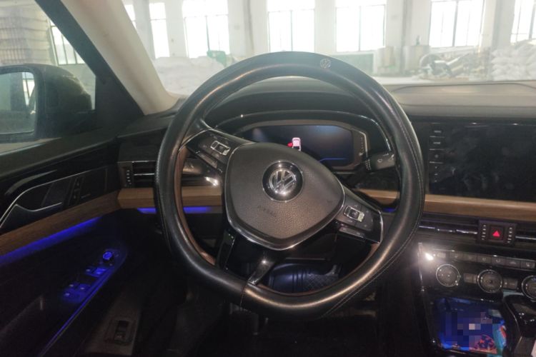 Used Volkswagen Passat 2019 330TSI Luxury Edition China V Standard Steering Wheel