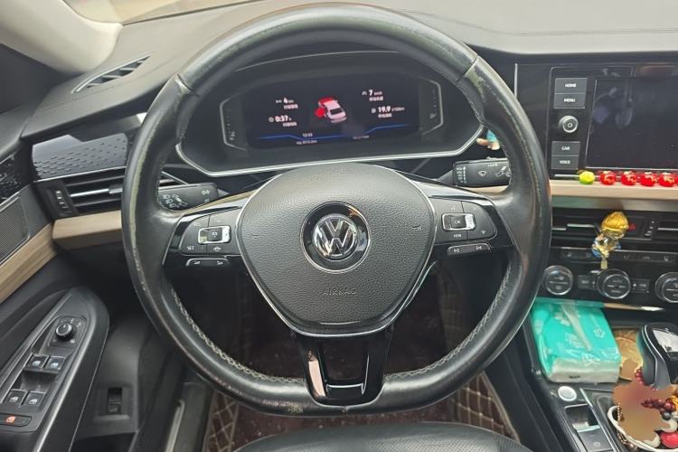 Used Volkswagen Passat 2019 330TSI Luxury Edition China V Standard Steering Wheel