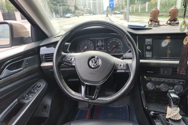 Used Volkswagen Passat 2019 330TSI Elite Edition China VI Steering Wheel