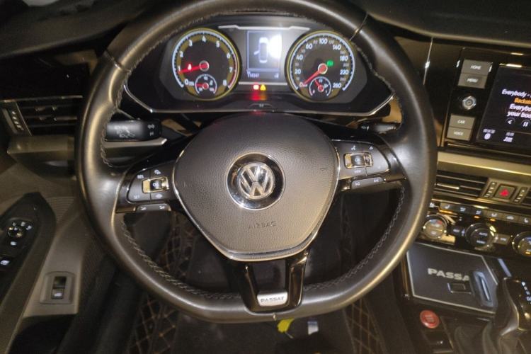 Used Volkswagen Passat 2019 330TSI Elite Edition China V Standard Steering Wheel