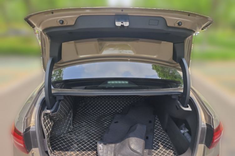 Used Volkswagen Passat 2019 330TSI Elite Edition China VI Trunk