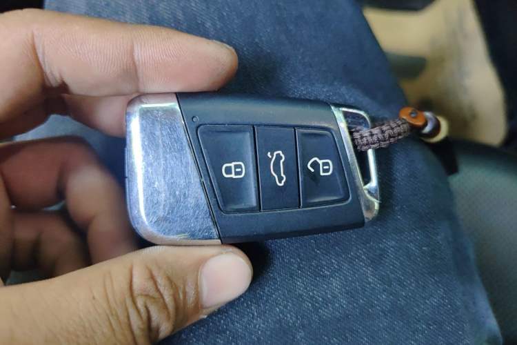 Used Volkswagen Passat 2019 380TSI Prestige Edition China VI Standard Vehicle Key