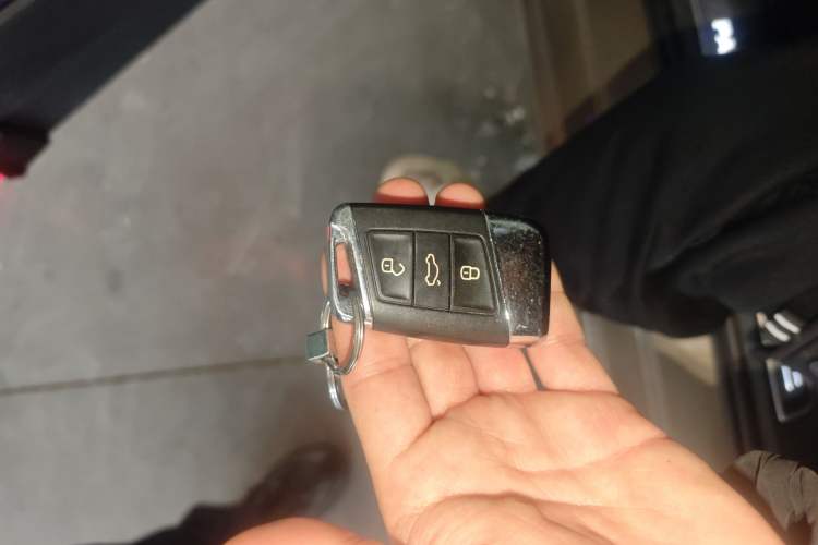 Used Volkswagen Passat 2019 330TSI Luxury Edition China V Standard Vehicle Key