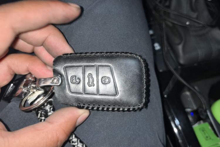 Used Volkswagen Passat 2019 330TSI Elite Edition China VI Vehicle Key