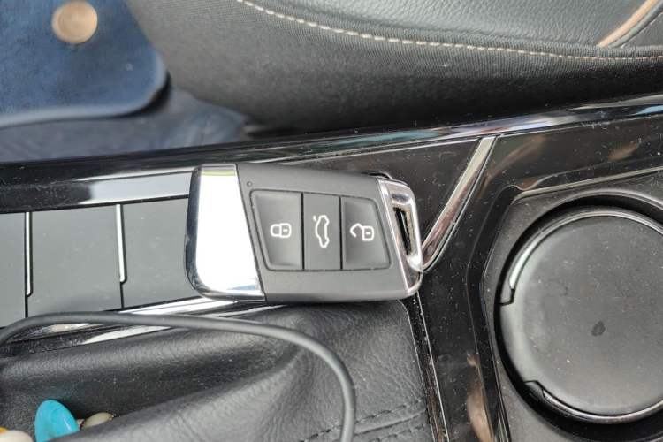 Used Volkswagen Passat 2019 330TSI Elite Edition China VI Vehicle Key