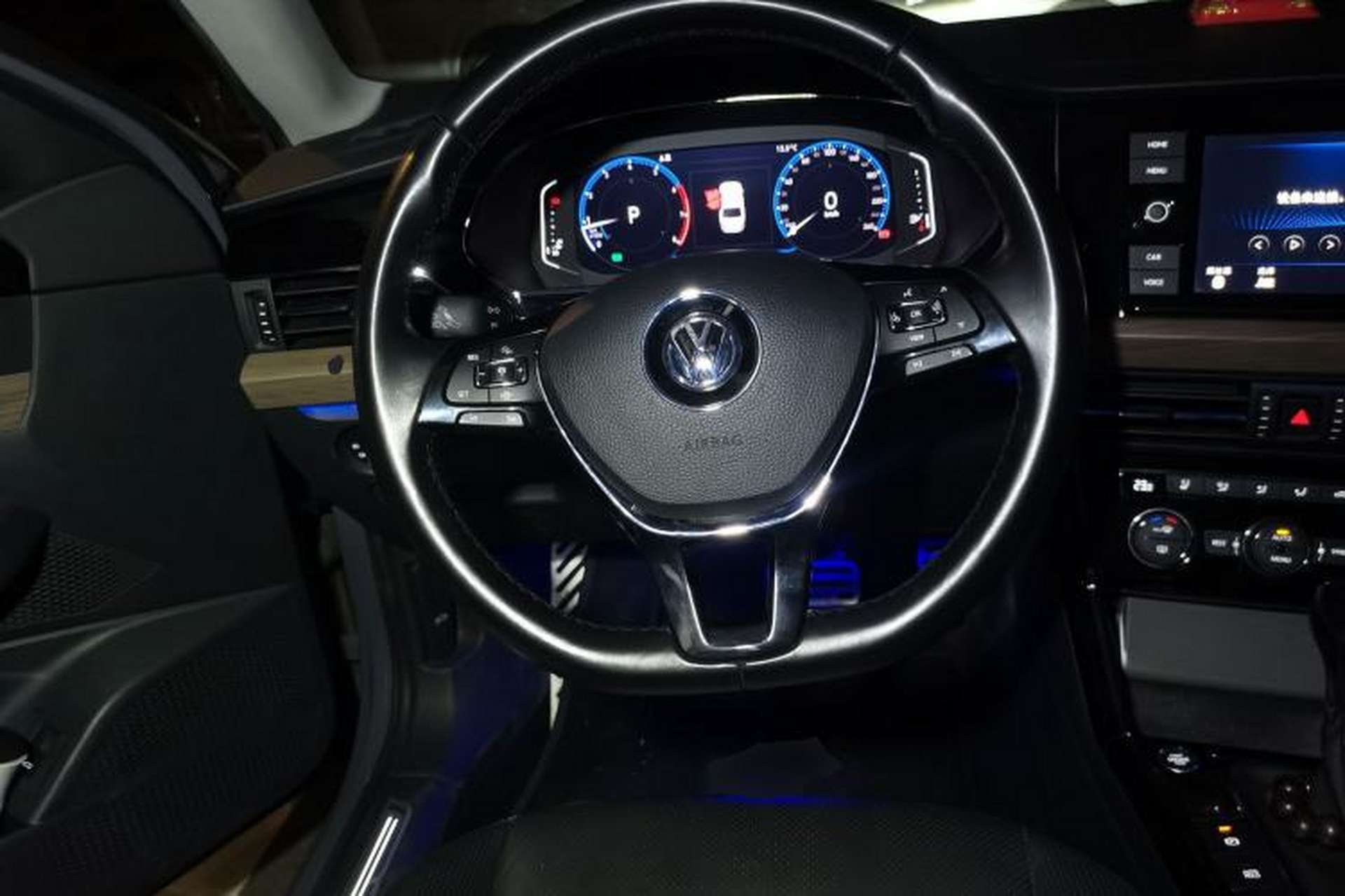 Used Volkswagen Passat 2019 330TSI Luxury Edition China VI Standard Steering Wheel