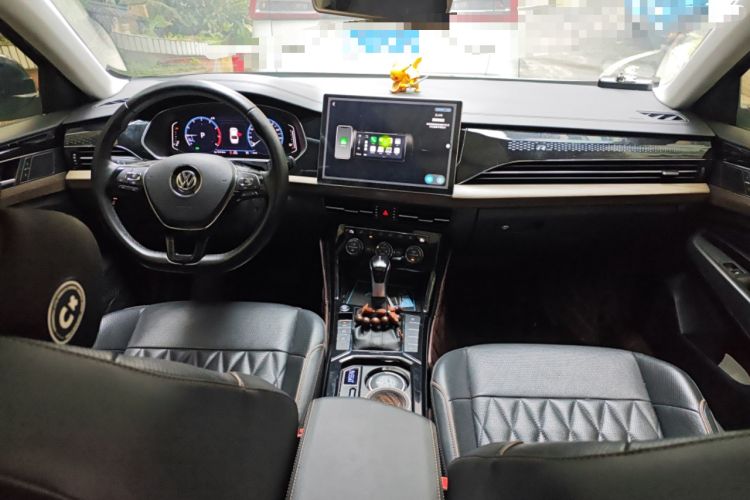 Used Volkswagen Passat 2019 330TSI Luxury Edition China VI Standard Center Console