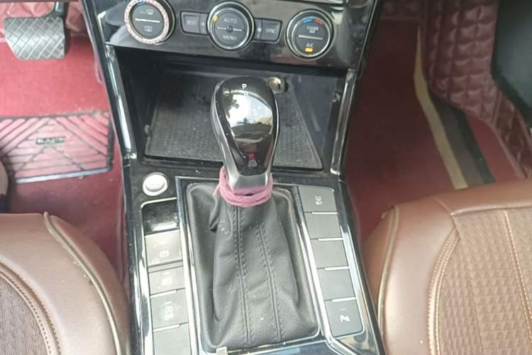Used Volkswagen Passat 2019 330TSI Elite Edition China V Standard Gear Lever