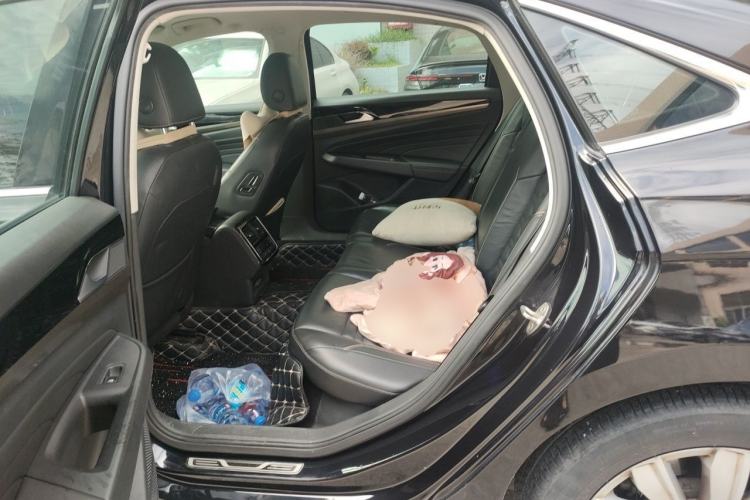 Used Volkswagen Passat 2019 330TSI Elite Edition China VI Left Rear Seat