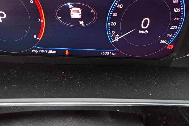 Used Volkswagen Passat 2019 330TSI Luxury Edition China VI Standard Odometer Close Up