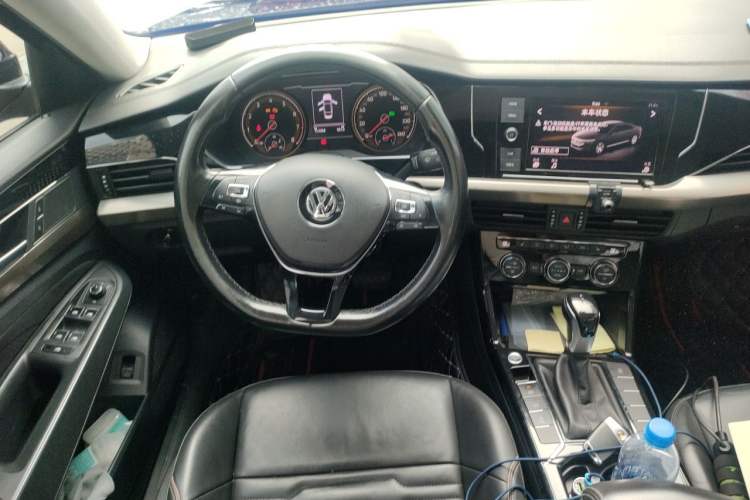 Used Volkswagen Passat 2019 330TSI Elite Edition China VI Steering Wheel