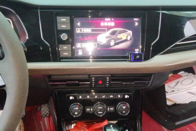 Used Volkswagen Passat 2019 330TSI Luxury Edition China VI Standard Audio And AC Panel