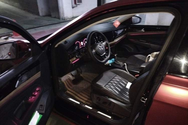 Used Volkswagen Passat 2019 330TSI Luxury Edition China VI Standard Driver Seat