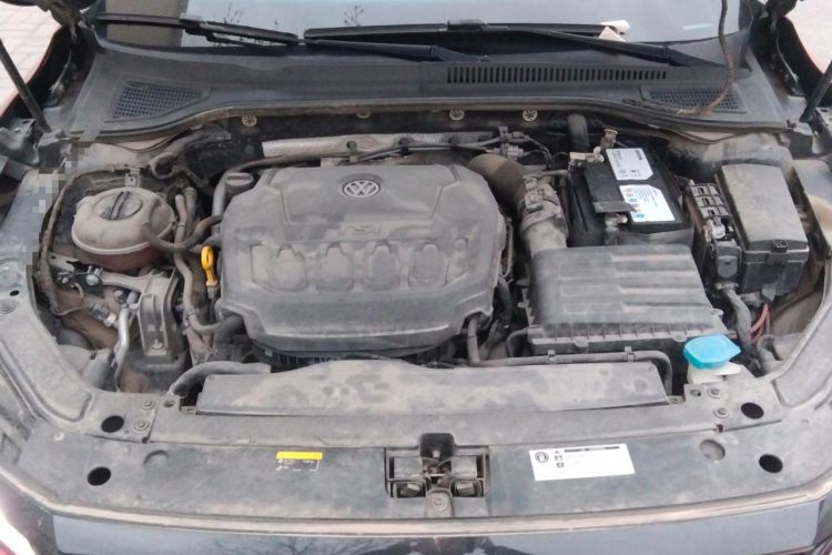 Used Volkswagen Passat 2019 330TSI Luxury Edition China VI Standard Engine Bay