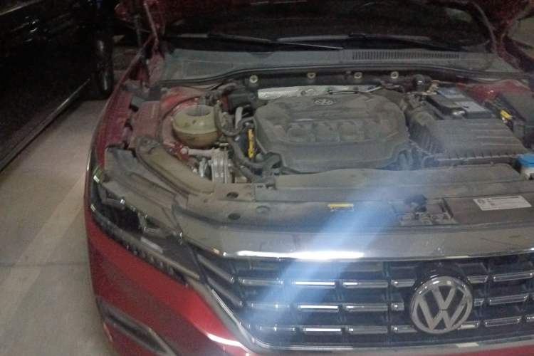 Used Volkswagen Passat 2019 330TSI Luxury Edition China V Standard Engine Bay Right