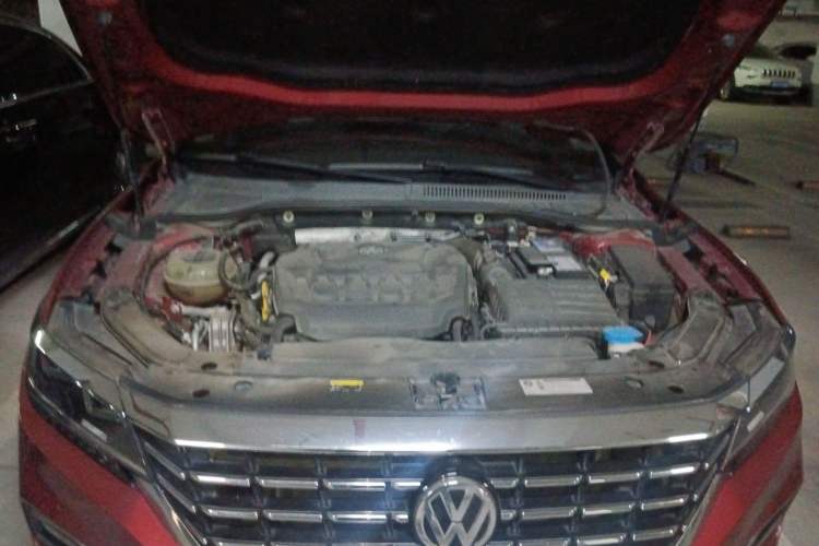 Used Volkswagen Passat 2019 330TSI Luxury Edition China V Standard Engine Bay