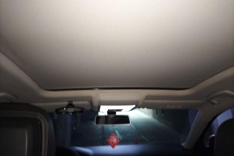 Used Volkswagen Passat 2019 330TSI Luxury Edition China VI Standard Headliner