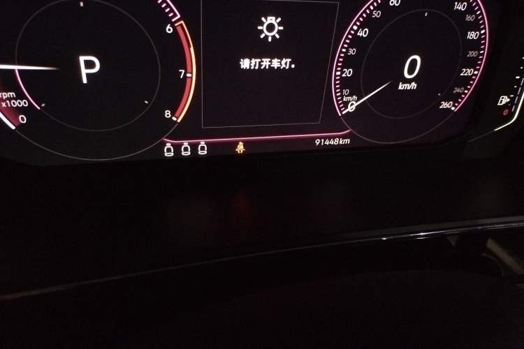 Used Volkswagen Passat 2019 330TSI Luxury Edition China VI Standard Odometer Close Up