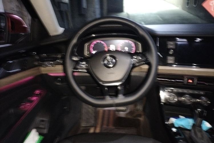 Used Volkswagen Passat 2019 330TSI Luxury Edition China VI Standard Steering Wheel